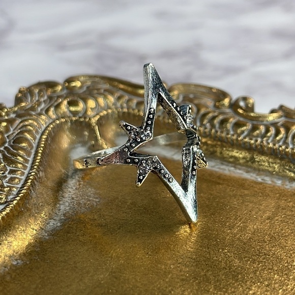 Silver Ring - Picture 2 of 4